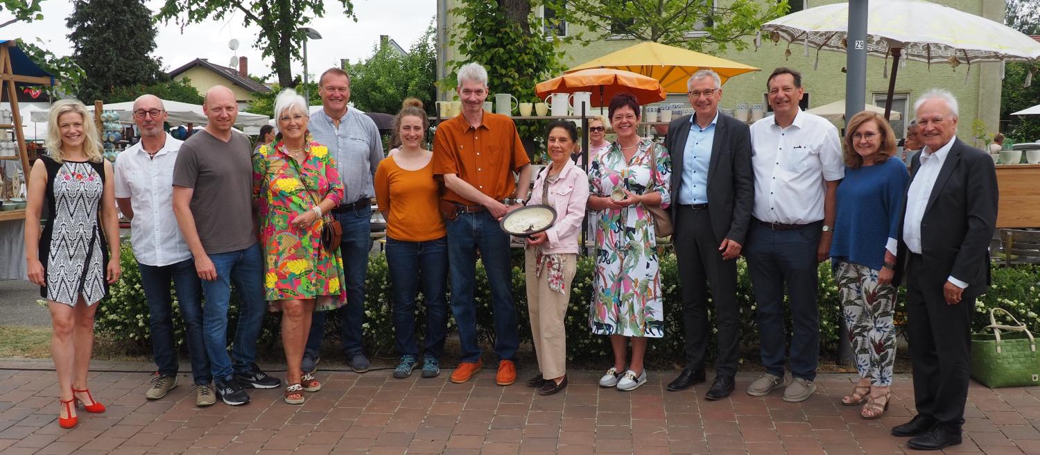 Töpfermarkt Frontenhausen mit Schirmherrin Renate Bumeder, Bürgermeister Dr. Franz Gassner, Helma & Erwin Huber und Gemeinderäten